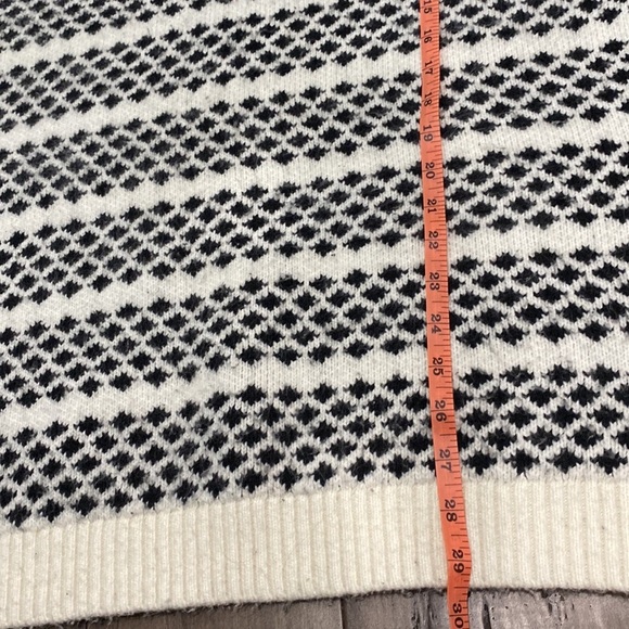 Ann Taylor thick turtle neck sweater - Picture 7 of 7